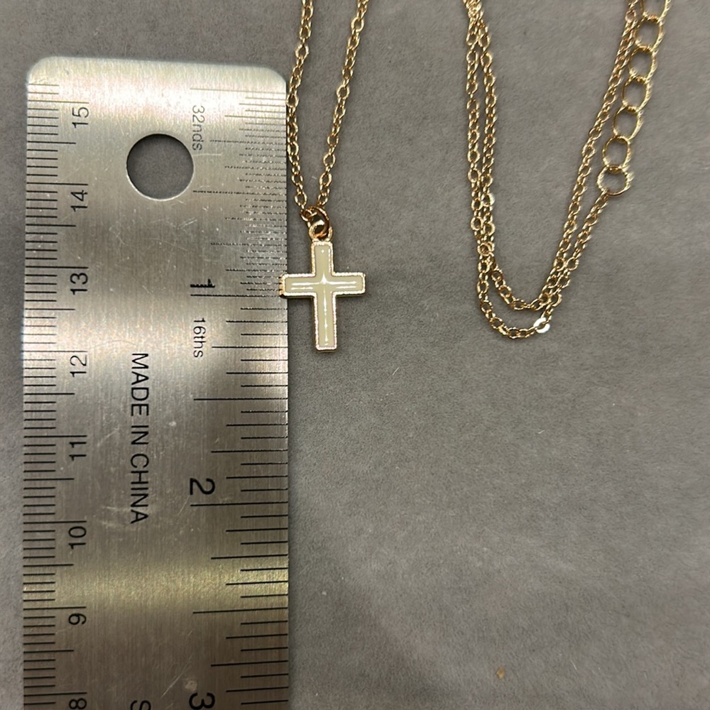 New beautiful gold cross with off white enamel on cross - Picture 5 of 5